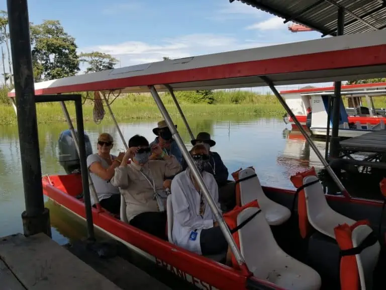 Boat tour Tortuguero